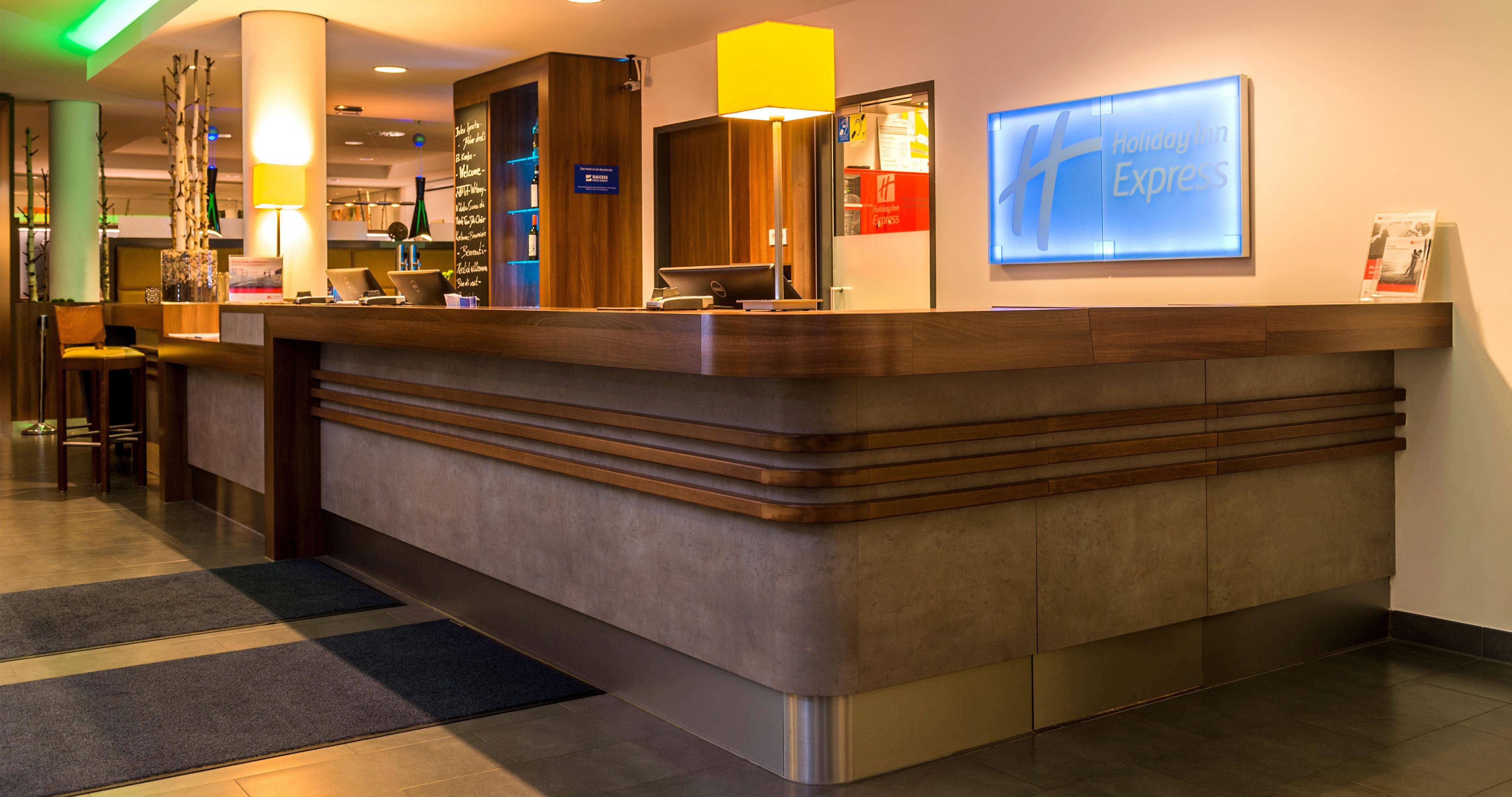 Holiday Inn Express Bremen Airport, An Ihg Hotel Exteriör bild